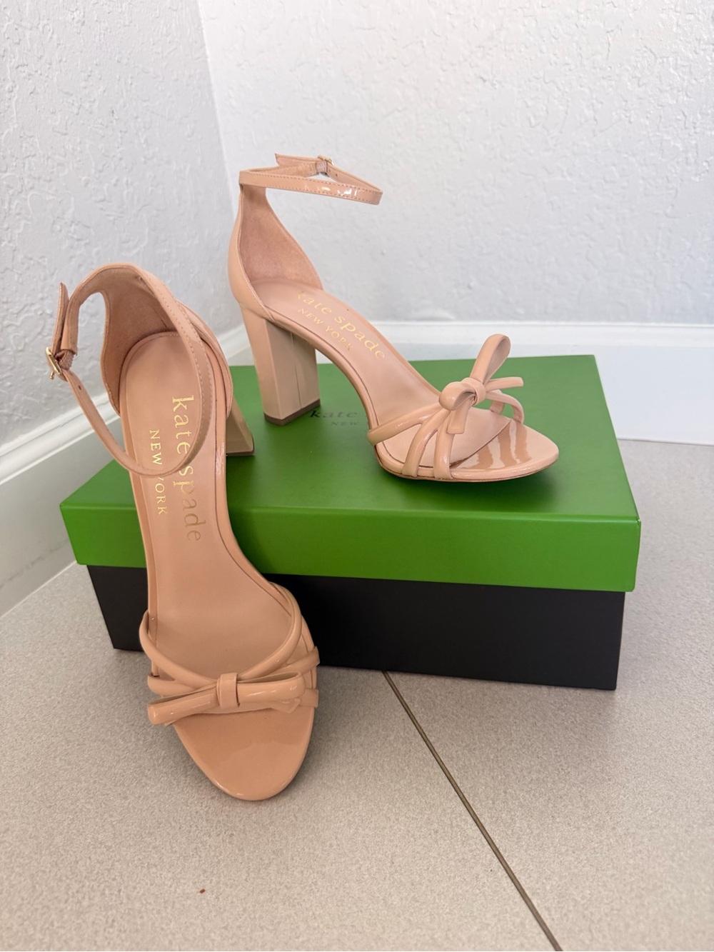 Kate Spade Flamenco Peach Shake Patent Bow Heels 9B Bridal Coquette